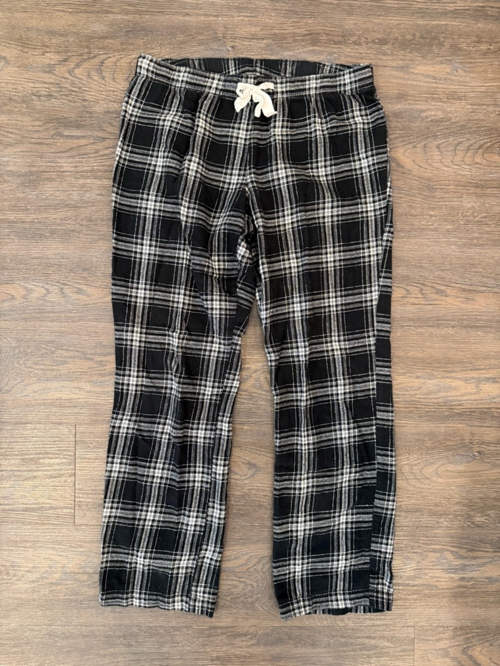 Women’s Old Navy Black Plaid Pajama Pants Size Medium